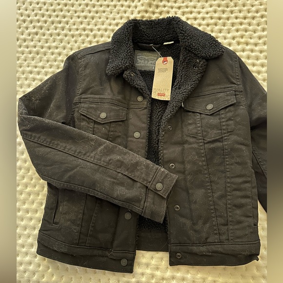 COPY - Levi’s Sherpa ex Boyfriend jacket - Picture 1 of 3